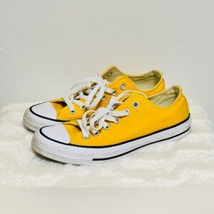 Converse Chuck Taylor All Star Low Lemon Chrome - Women’s sz 7 & Men’s Sz 5